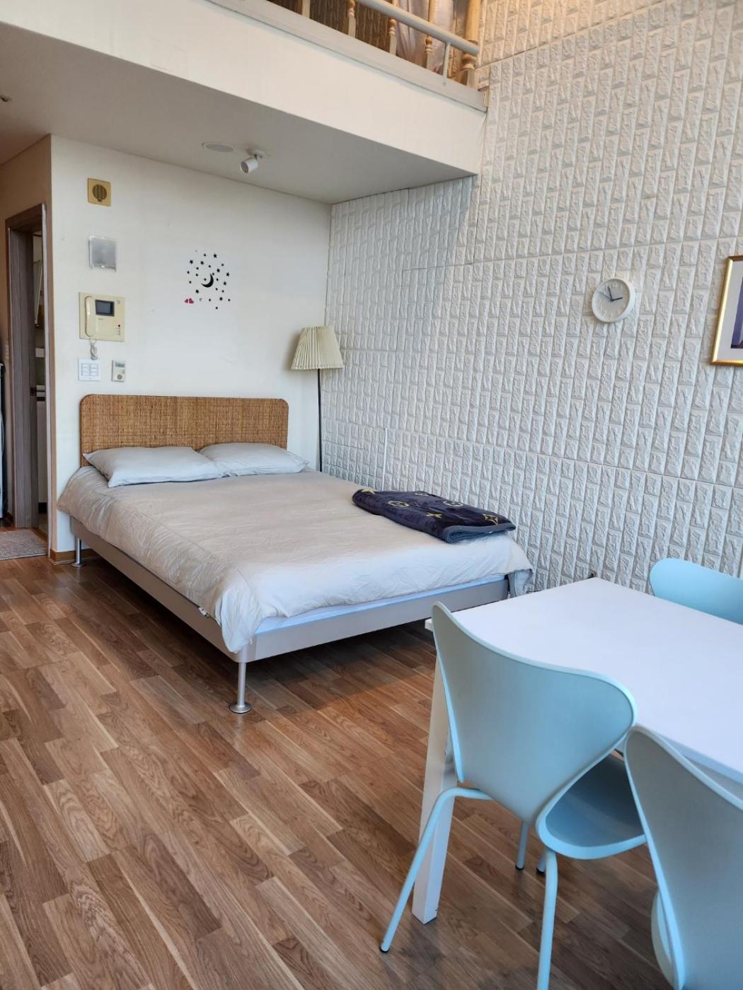 Hongdae Residence-5 1Min From Hongik Uni Station Exit #1 ソウル特別市 エクステリア 写真